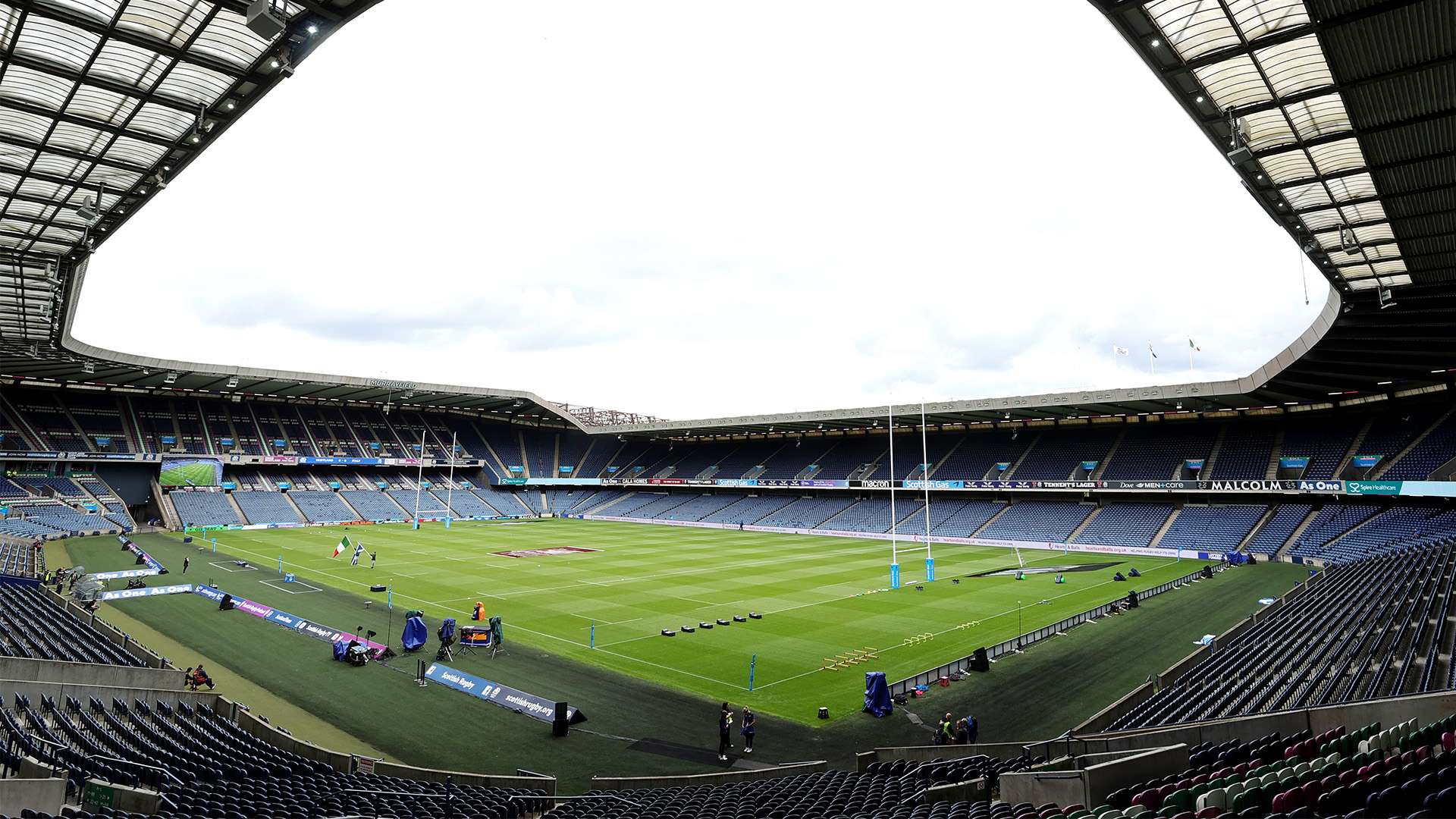 世界杯英雄：赛场背后的故事与辉煌